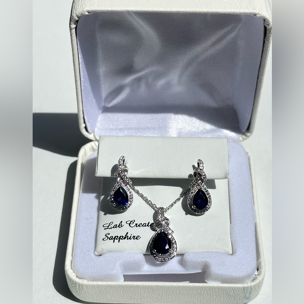 *NWT* 925 Silver Diamond & Sapphire necklace/earring set✨